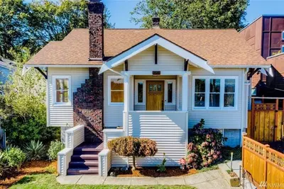 Image de Spacious home+Ac•4 min walk to train•12 min to Stadium, relax & explore Seattle!