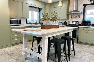 Image de | Amish Country Getaway | Farm Views | Fire Pit |