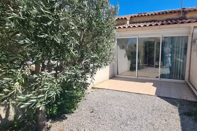 Image de Confortable pavillon près du lac. Proximité des commerces et de la plage!