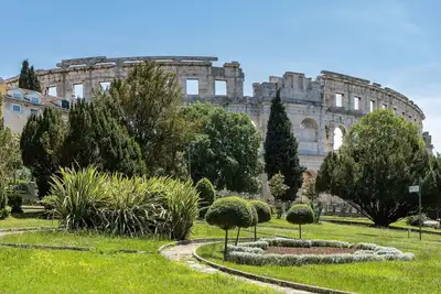Image de Maison de vacances privée avec bain à remous, Wifi, climatisation, piscine privée, Tv, terrasse
