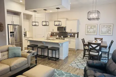 Image de The Lucky Ace | Firepit, Dogs Ok, Garage + $500 in complimentary daily activities!