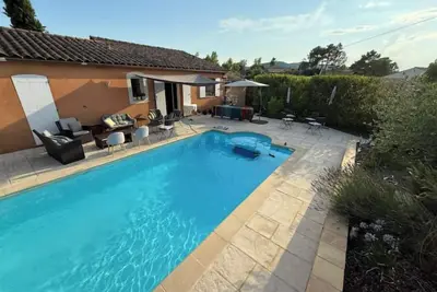 Image de Villa plain pied. Piscine privée. 6 personnes max.