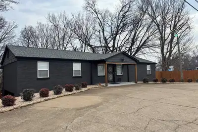 Image de Elvis, Blues & Bbq: 4br Home Just Outside Memphis, Minutes from Usa Ball Stadium