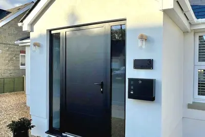 Image de Modern Family Bungalow with Private Garden - Walks to Pub & Parks