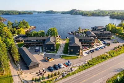 Image de 3-Bed Muskoka Condo, Lake Views, Large Balcony