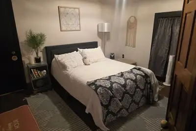 Image de Spacious 2, 000 Sq Ft New England Retreat - 2br/2ba Walk to Shops and Restaurants