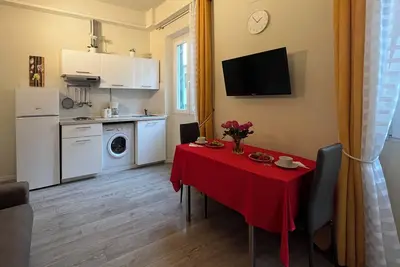 Image de Vasari Florence Apartment / 5-Minute Walk From Smn / Accommodates Up to 7 Guests