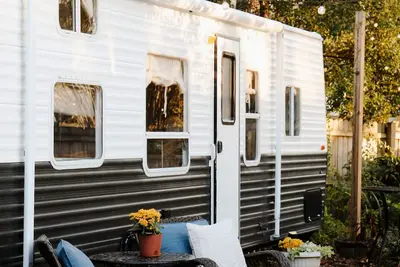 Image de Cozy Glamping Retreat • Sleeps 4 • Family Fun or Romantic Getaway