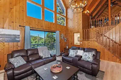 Image de Family/Pet Friendly Cabin with Mountain Views, Gameroom/Office, & Peloton