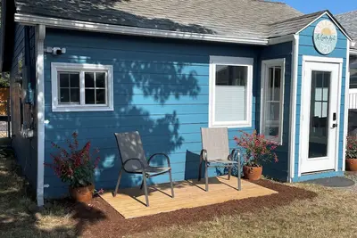 Image de 2 Queen beds, walk to beach & downtown, riverview, dogs welcomed!