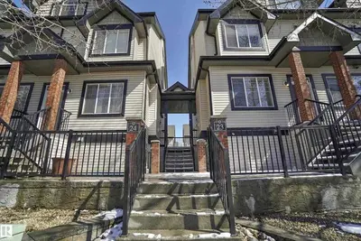 Image de Entire luxury townhouse - upscale Terwillegar area - Almost 1800 sq ft!