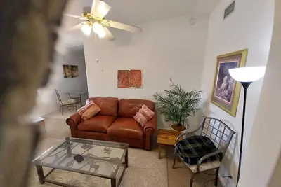 Image de Charming, Modern, Stylish  4-bedroom house with Ac 1 mile off Interstate 10