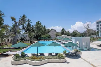 Image de 2 Units | Large Family Suite w/ Garden View: Near Kiwengwa Forest Reserve