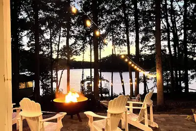 Image de Lake Lanier - On The Water - Dock, Quiet Cove, Pool Table, Fire Pit
