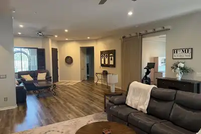 Image de Elegant Three-Bedroom Residence with Two Offices, Pool, and Community Amenities