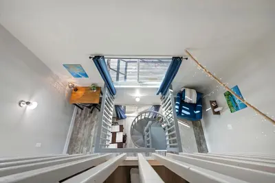 Image de Cozy Artist's Loft