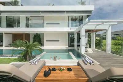 Image de Luxury, 4-Bedroom Villa with Rooftop Views