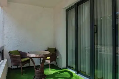 Image de Superior Room with Balcony and Garden Views in Gigiri, Cozy Stead Haven House