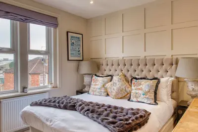 Spacious House In Guildford