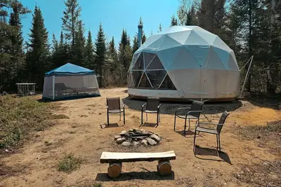Image de Luxury Dome Rental for Five in Ontario, Ideal for Glamping Stays in Mattawan
