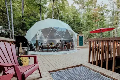 Image de Ravine Dome Surrounded By Nature and Overlooking the Mississippi River in Ompah, Ontario