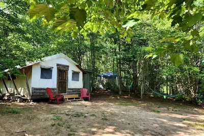 Image de Secluded Glamping Tent Rental in the Laurentian Mountains of Mattawa, Ontario