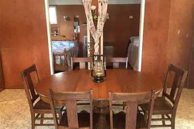 Image de Serene Waterfront Cottage on Bob's Lake in Tichborne, Ontario