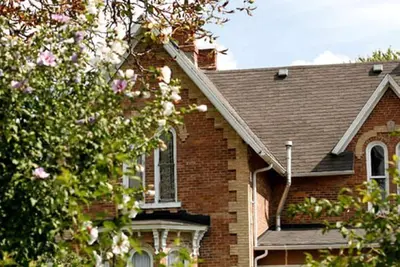 Image de Romantic Bed and Breakfast Getaway with Pool in Essex County, Ontario