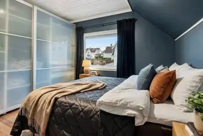 Image de Apartamento de 2 quartos no último andar no centro + estacionamento gratuito