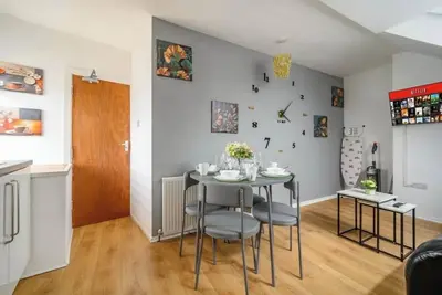 Image de Modern 1br Apartment • Fast WiFi • 7 mins to Leeds City Centre