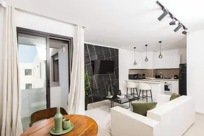 Image de E24: Grand  Luxe tout équipé et central