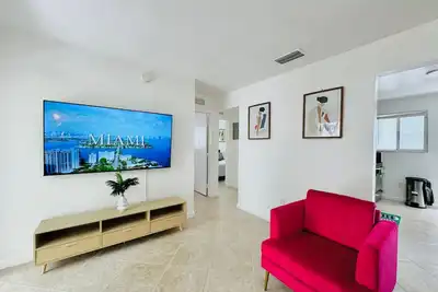 Image de Miami Magic: Cozy 2-Bedroom Getaway in the City