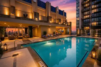 Image de Midtown Atlanta 1br Skyline Balcony Corner Condo by Piedmont Park | Luxe Pad