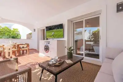 Image de 2 private terraces, 10 min Puerto Banus, pool