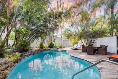 Image de 1720 Wa Kee (2a) · Luxurious 4br 3ba Retreat in Coconut Grove w/ Pool