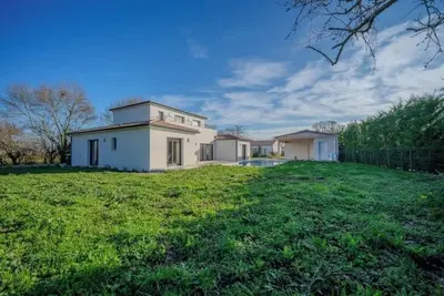 Image de Villa Solis – Villa Spacieuse avec Piscine & Jardin près de La Rochelle