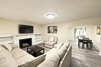 Image de 5 Bdrm House Sleeps 14 by Spire, Wineries, Geneva on the Lake & State Park/Beach