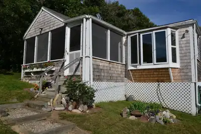 Image de 2-bedroom cottage in Chilmark 1/2 mile from Menemsha Harbor and fishing village