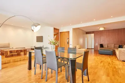 Image de Heart of Bourgogne | Spacious 3-Bed Unit + Parking