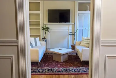 Image de Entire Home in Rva's Arts District