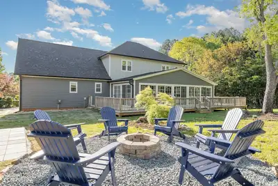 Image de Perfect Family House - Game Room w/ Bar & Tv, Firepit, Playground & Bunkbeds