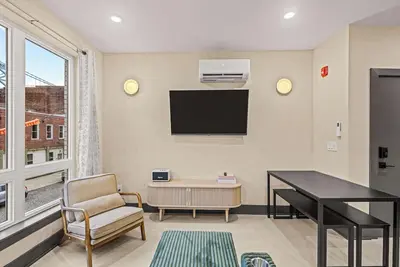 Image de The Blanco | Modern 1br with Private Balcony