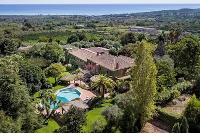 Image de Linera 10, Emma Villas