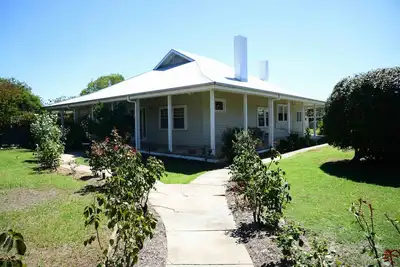 Image de Renovated period home - close to shops, pubs, restaurants and the Murray River