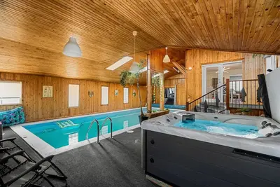 Image de Luxe Paradise - Indoor Pool, Hot tub, Sauna, Gym, Games