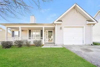 Image de Sleek Home, WiFi, Pet-Friendly, Near Arabia Mtn