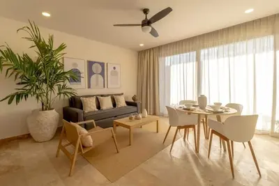 Image de Refresh & Unwind – 3 Prime Suites w/ Modern Touches Near City Life