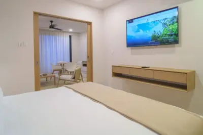 Image de Chic Urban Stay Steps From Quinta Avenida – 4 City View Units w/ Pool Access