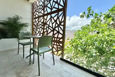 Image de Enjoy Scenic Views in Vibrant Downtown | 4 Pet-friendly Units w/ Pool Access