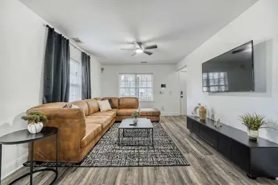 Image de Comfy Atlanta Retreat